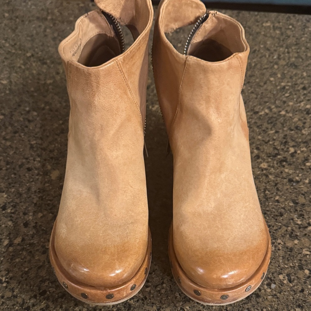 AS 98 Savino wedge  Ankle Boots. So cute! Size 39
Original price $279